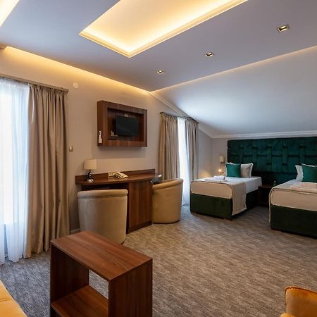 Hotel Ideall Подгориця Екстер'єр фото