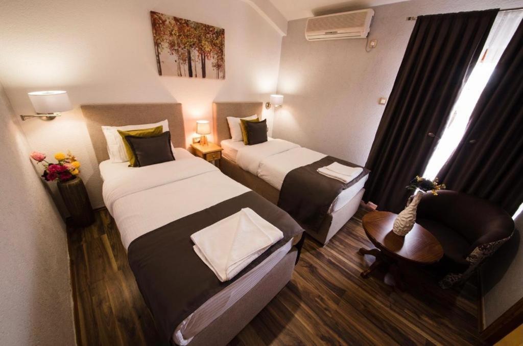 Hotel Ideall Подгориця Екстер'єр фото