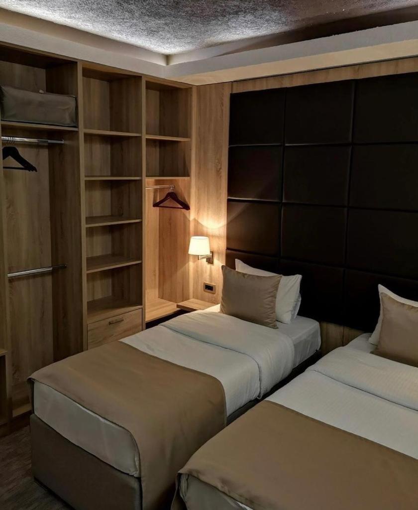 Hotel Ideall Подгориця Екстер'єр фото
