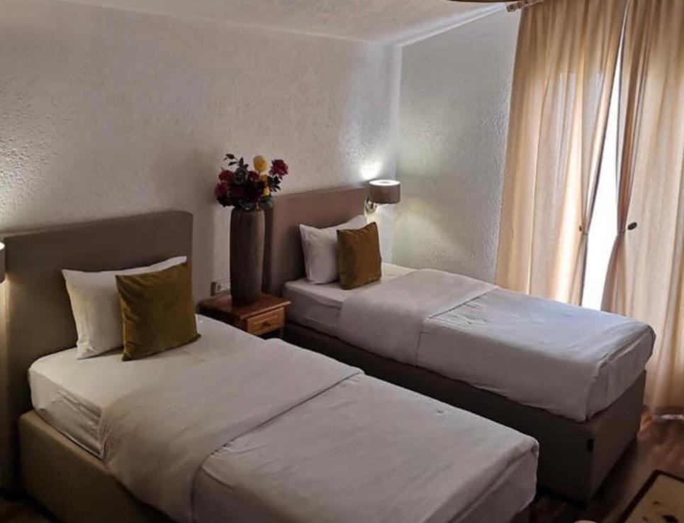 Hotel Ideall Подгориця Екстер'єр фото