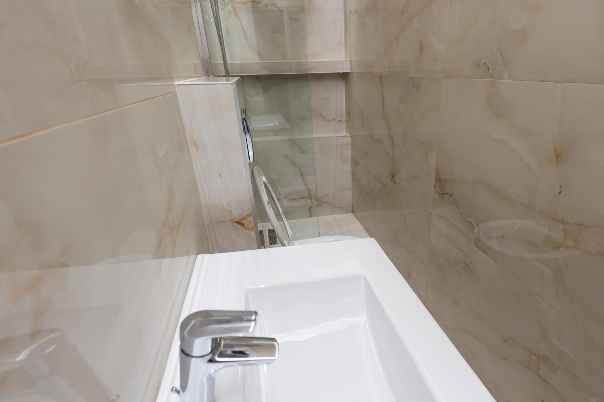 Hotel Ideall Подгориця Екстер'єр фото