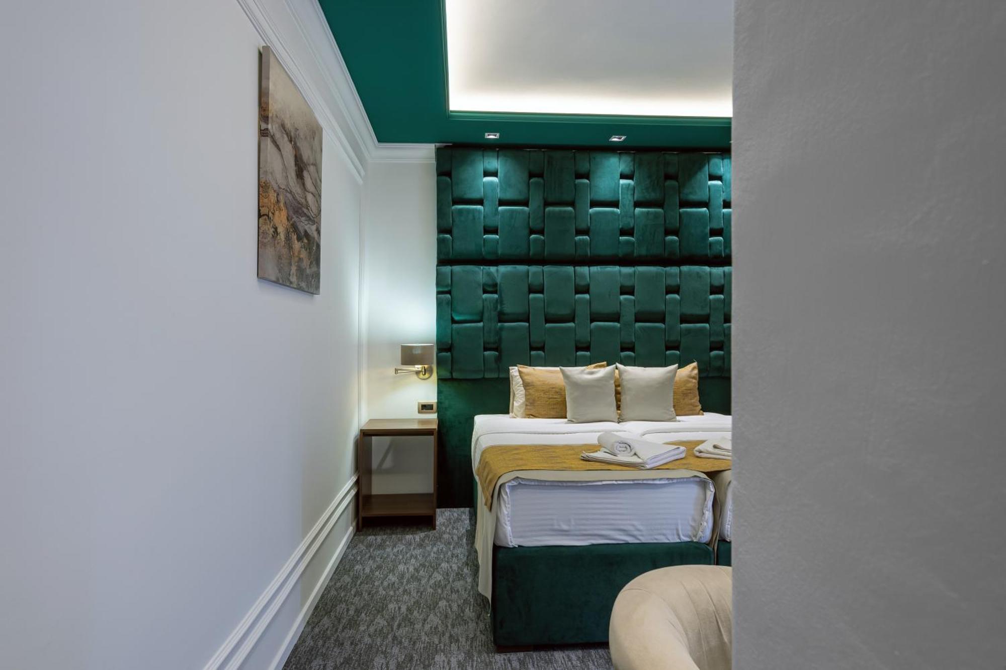 Hotel Ideall Подгориця Екстер'єр фото