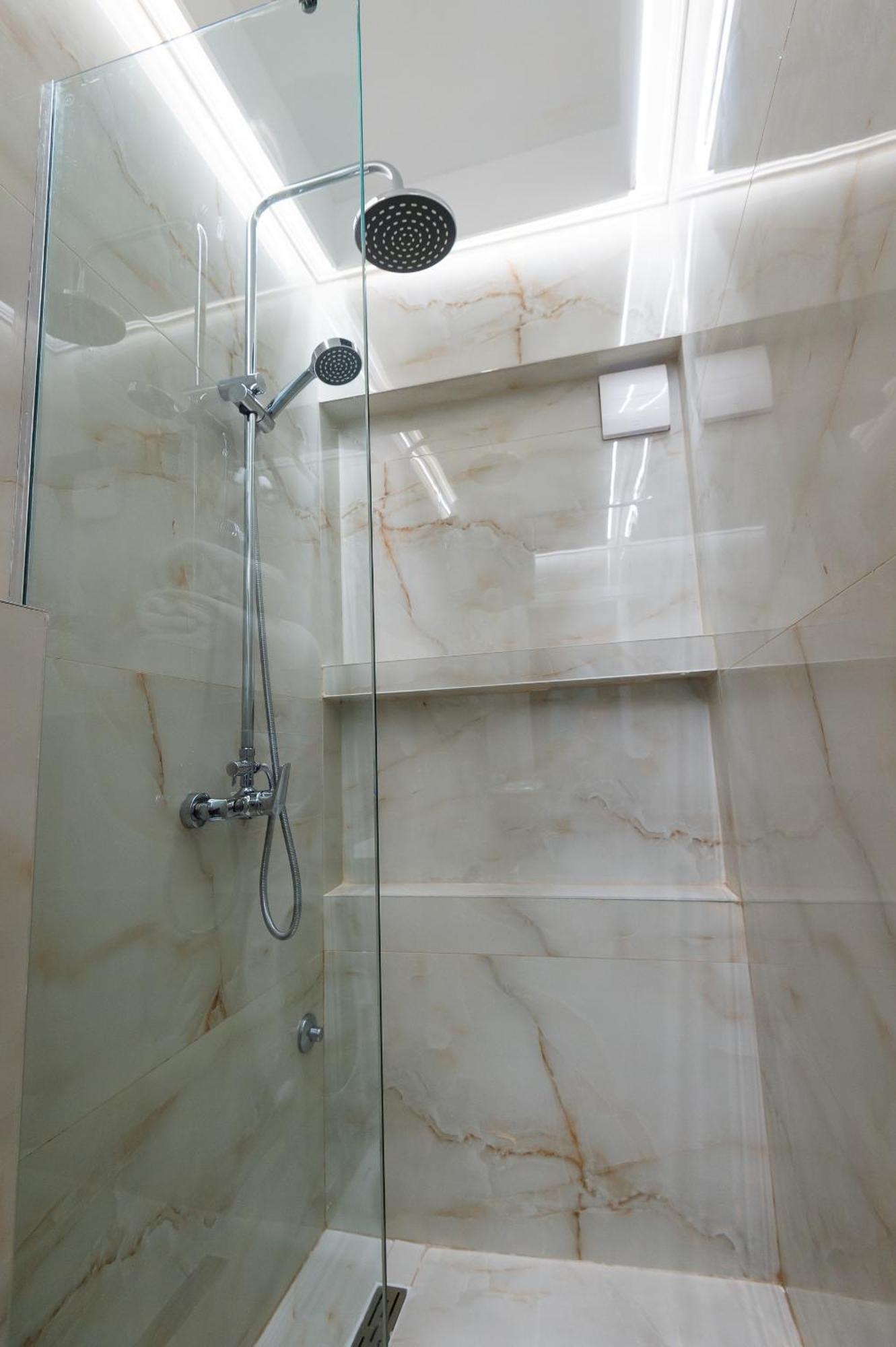 Hotel Ideall Подгориця Екстер'єр фото