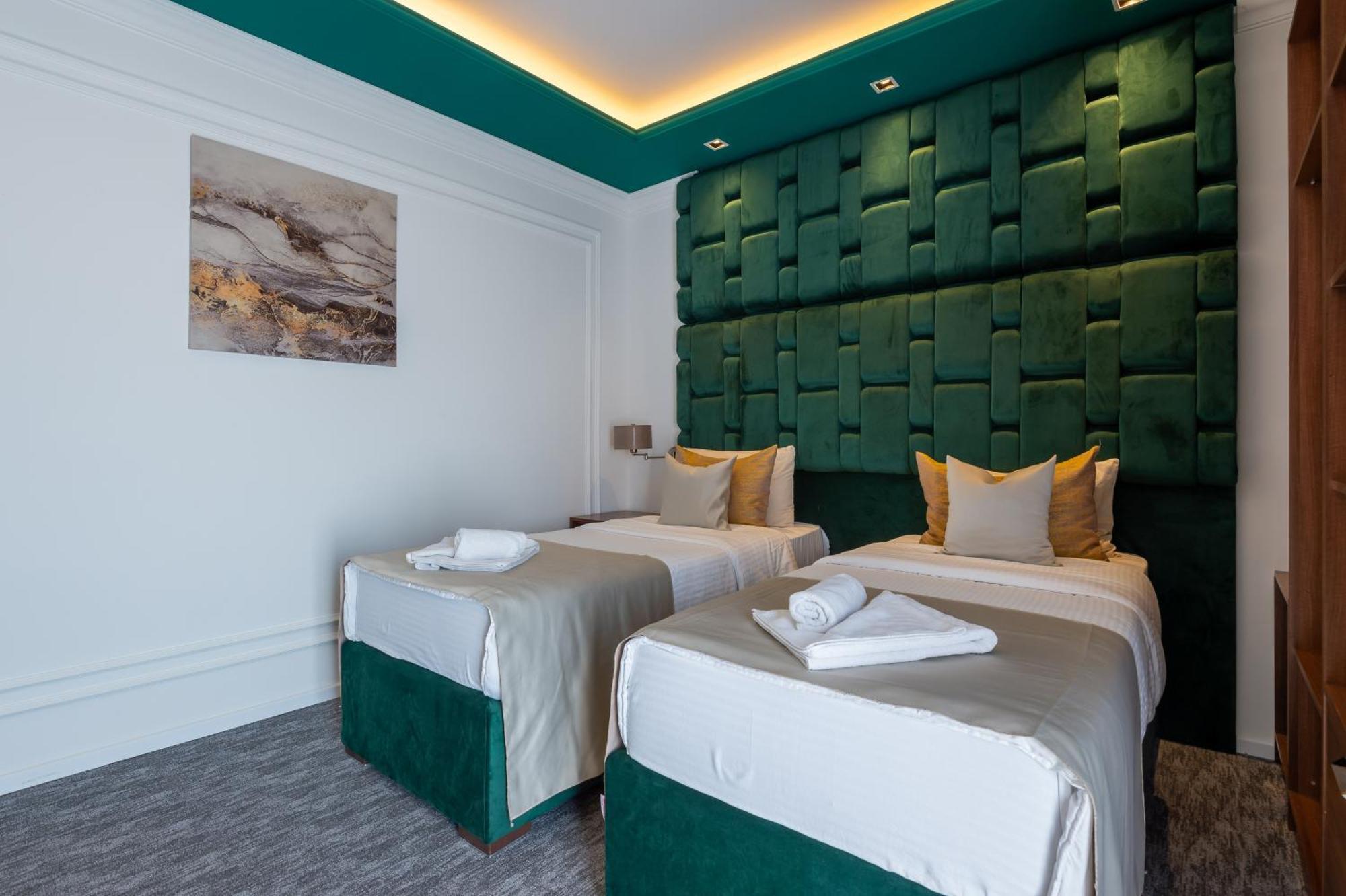 Hotel Ideall Подгориця Екстер'єр фото