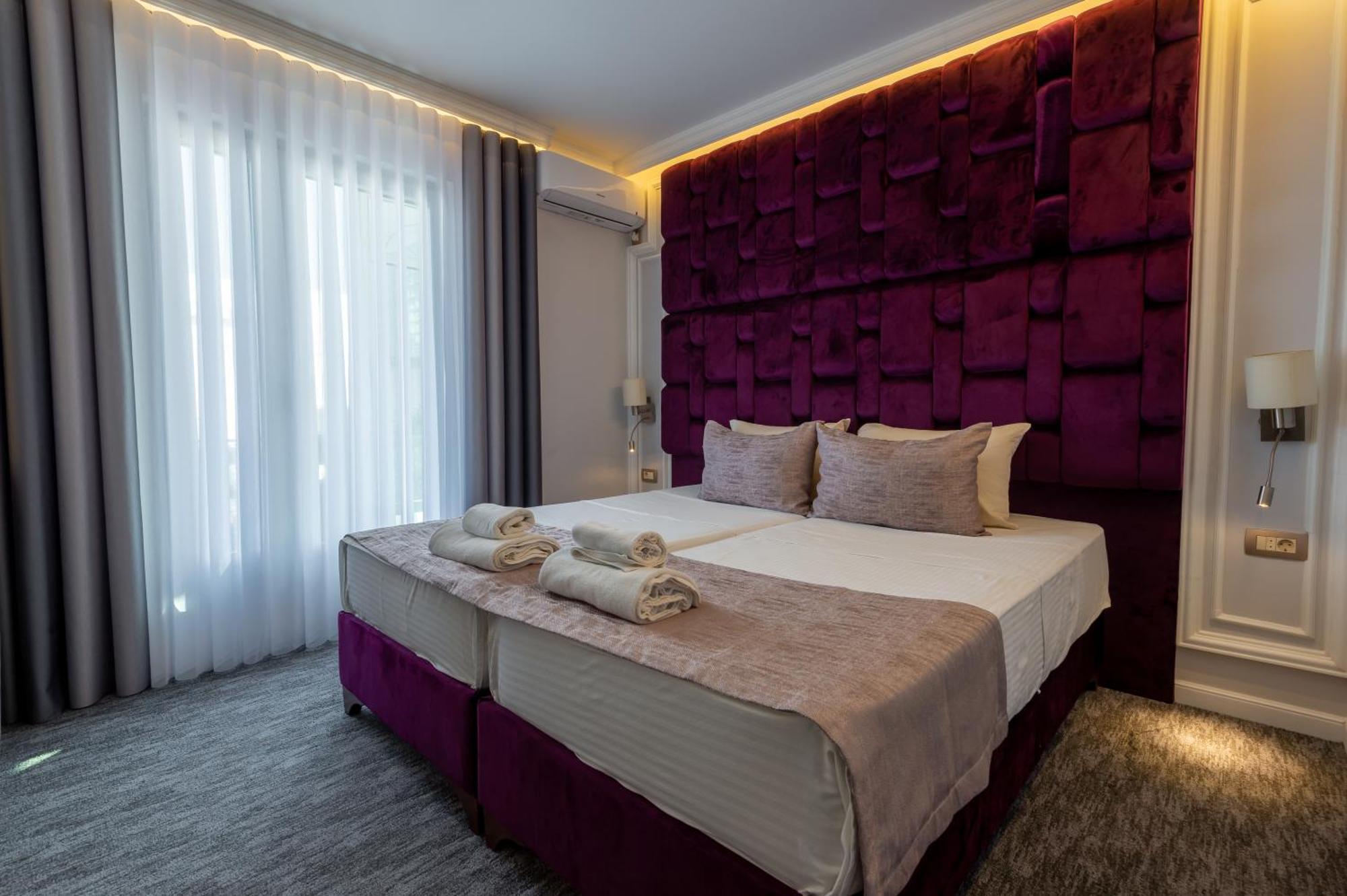 Hotel Ideall Подгориця Екстер'єр фото