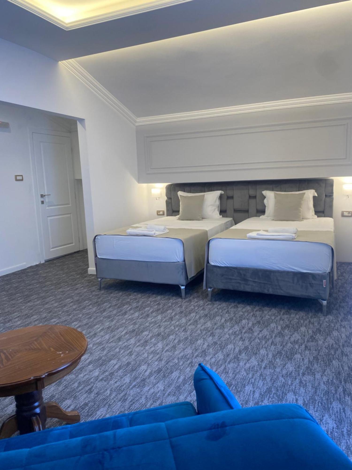 Hotel Ideall Подгориця Екстер'єр фото