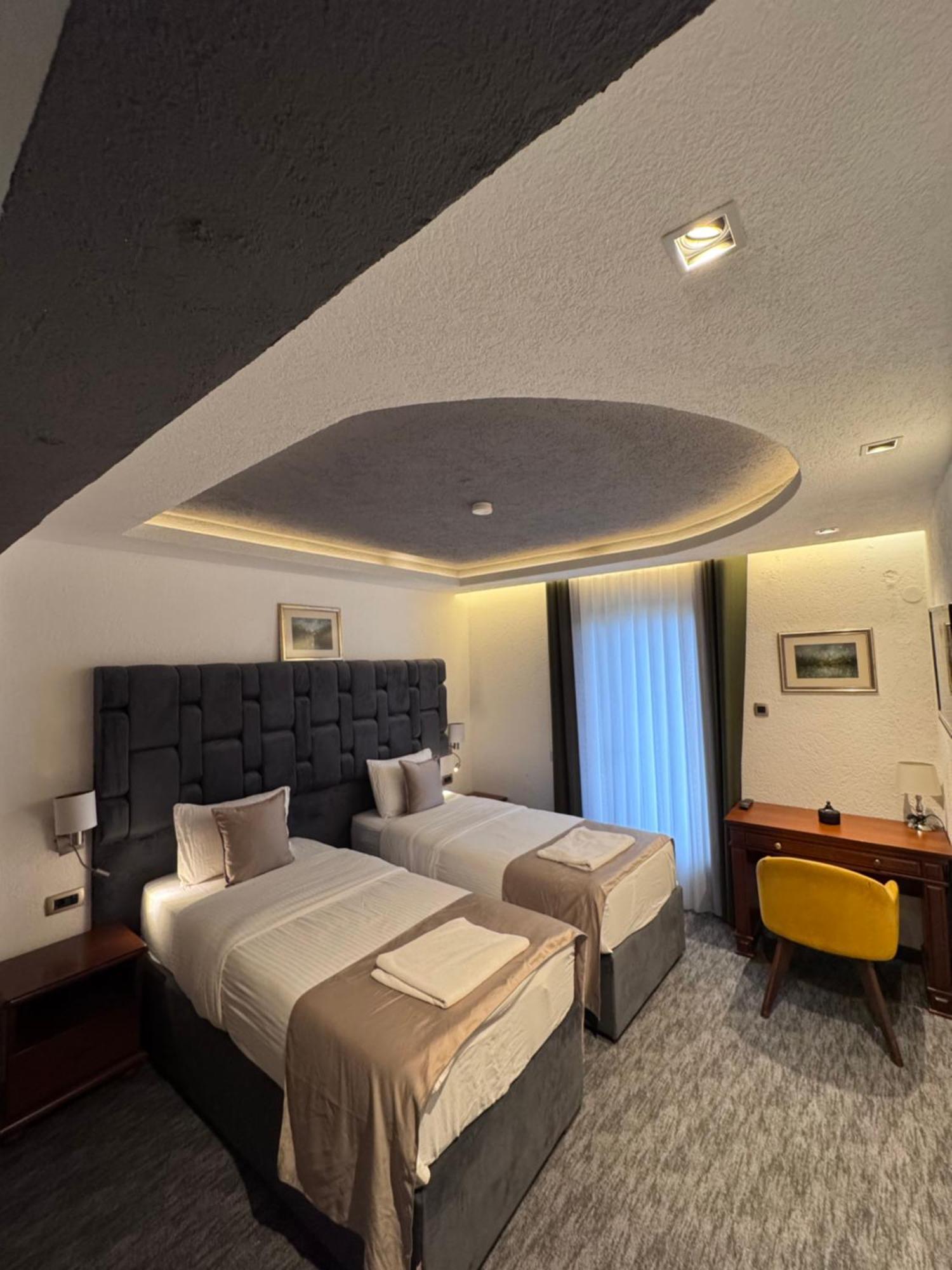 Hotel Ideall Подгориця Екстер'єр фото