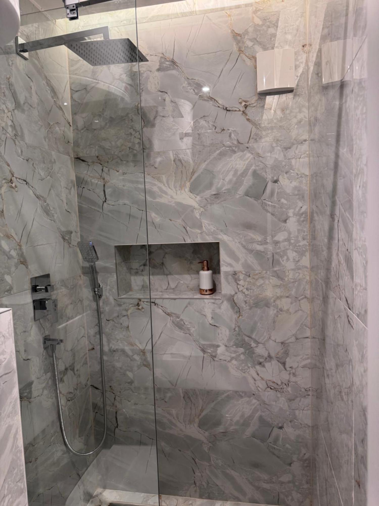 Hotel Ideall Подгориця Екстер'єр фото