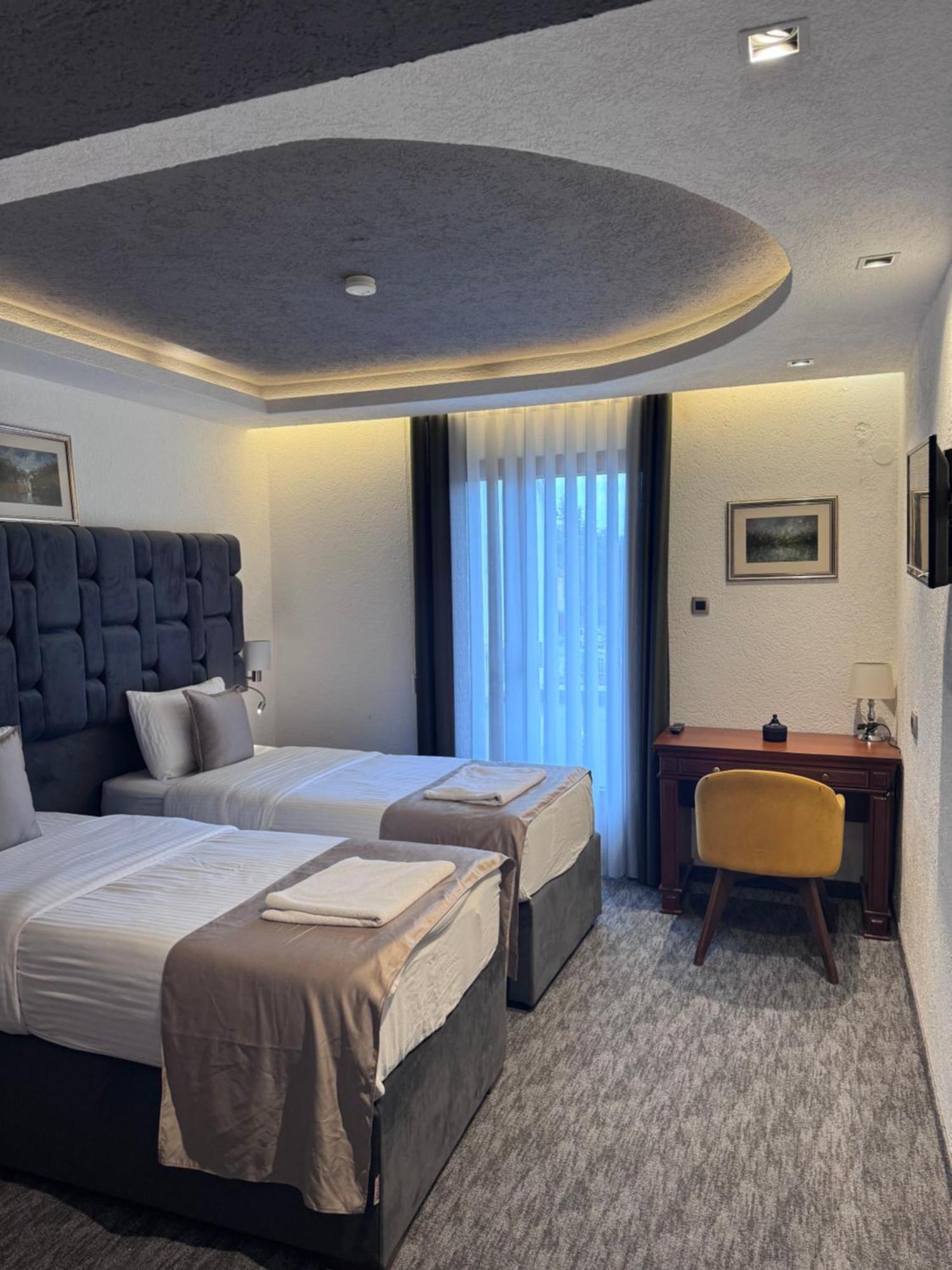 Hotel Ideall Подгориця Екстер'єр фото