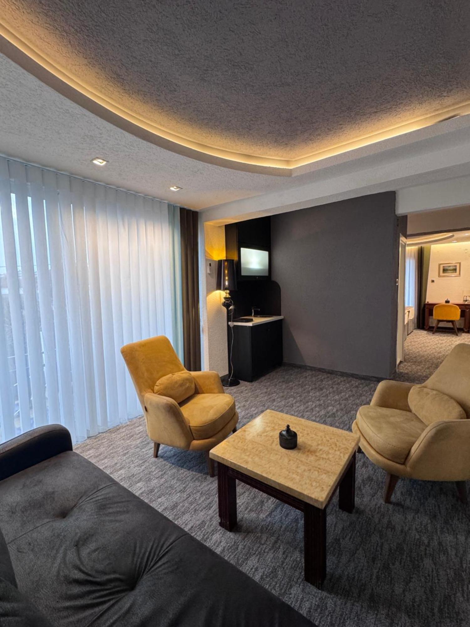 Hotel Ideall Подгориця Екстер'єр фото